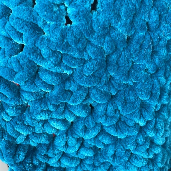 HANDCRAFTED brand new peacock turquoise capelet wrap one size. Hand crocheted - Picture 6 of 6